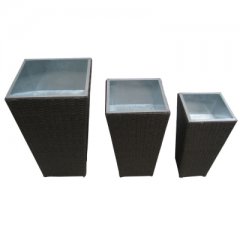 Planting pots made of polyrattan